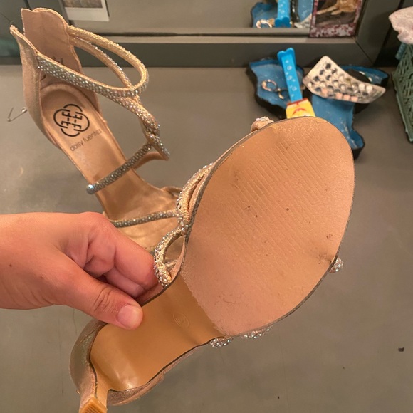 Daisy Fuentes Heels - Picture 7 of 16